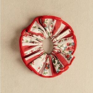 ♥️ Sezane Embroidered Red Floral Hair Scrunchie